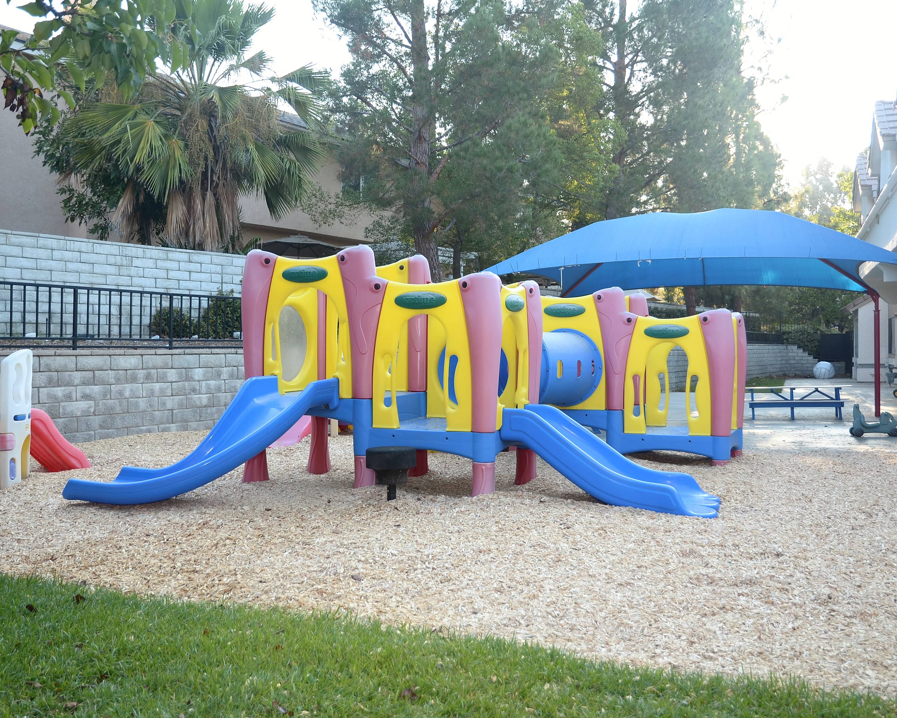 La Petite Academy of Saugus in Saugus, CA 28041 Seco Canyon La